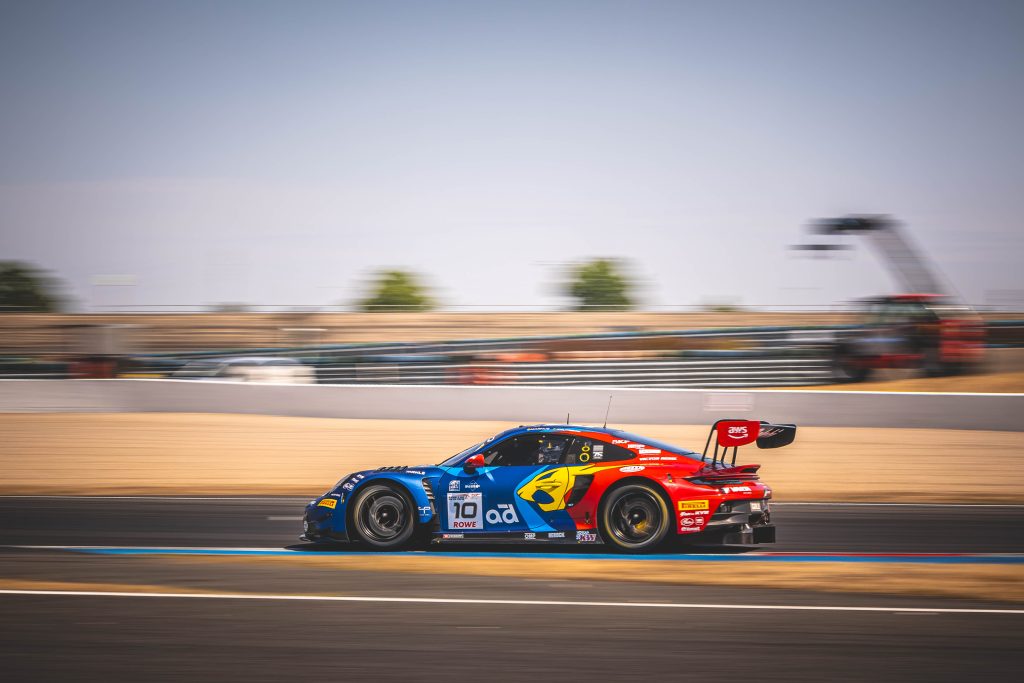 nouvelle line-up pour notre porsche #10 en gold au nurburgring